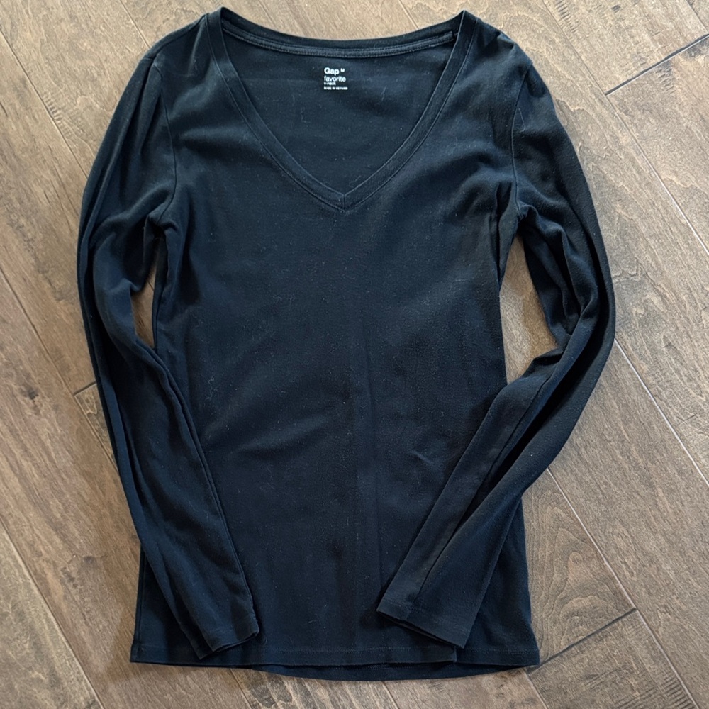 GAP Classic Black V-Neck Long Sleeve Tee